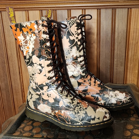 Rare Dr. Martens Cerys 14 Eye Night Jungle Boots Size 9 - Picture 2 of 10